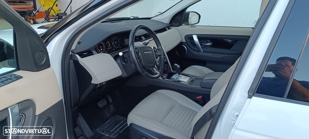 Land Rover Discovery Sport 2.0 D AWD SE - 16