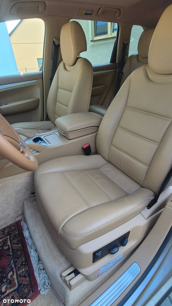Porsche Cayenne - 15