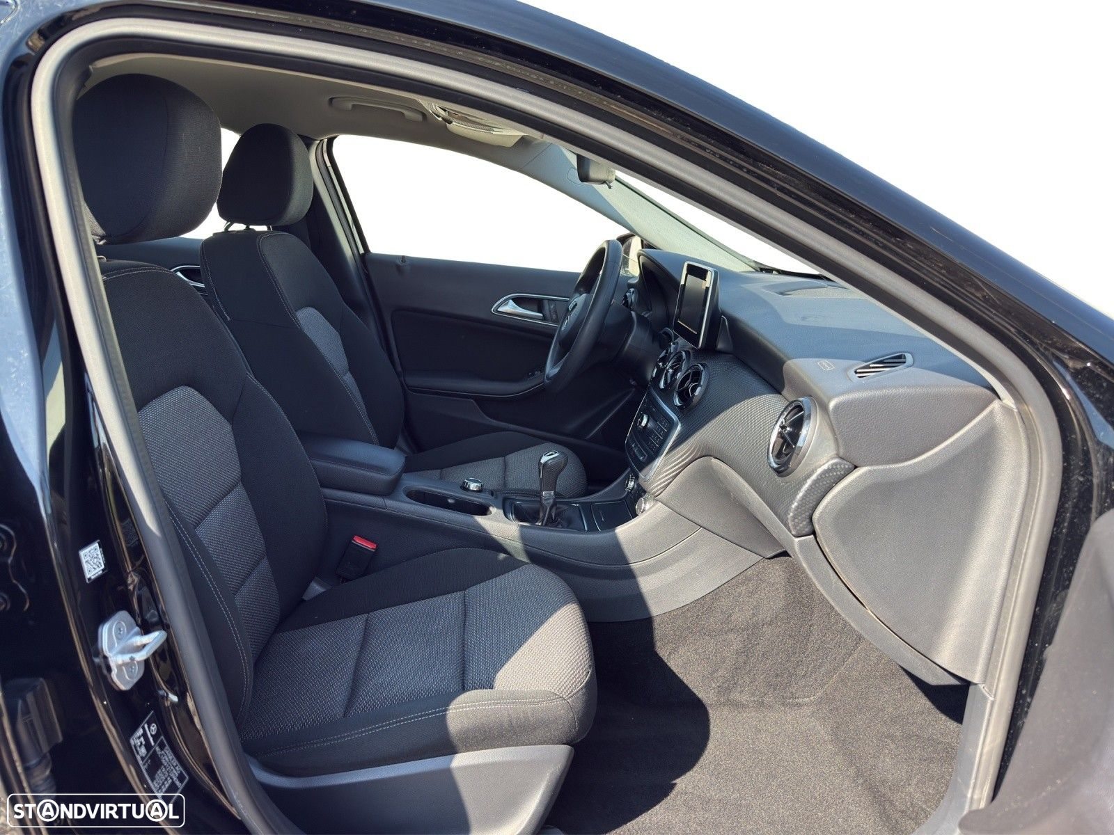 Mercedes-Benz GLA 180 d - 14