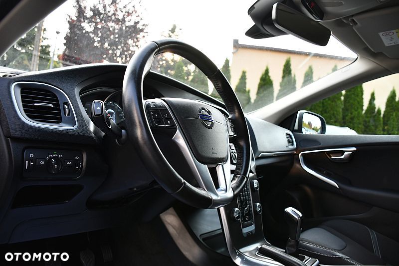 Volvo V40 T3 Momentum - 11
