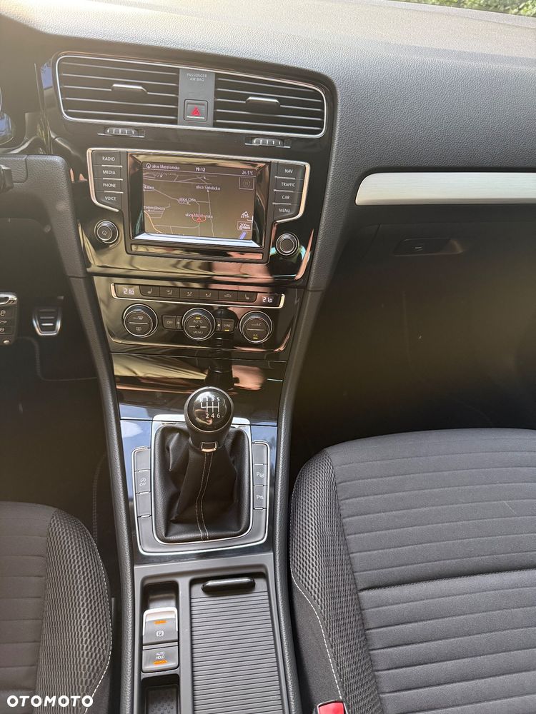 Volkswagen Golf 2.0 BlueTDI Cup - 17