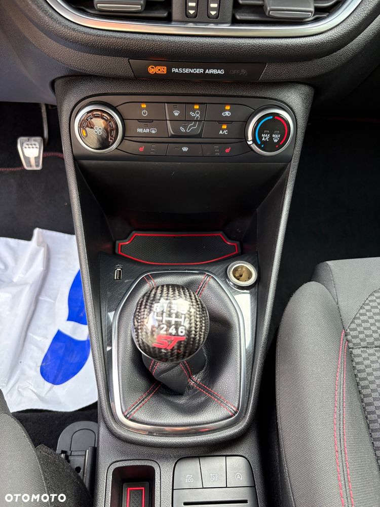 Ford Fiesta 1.0 EcoBoost S&S ST-LINE - 32