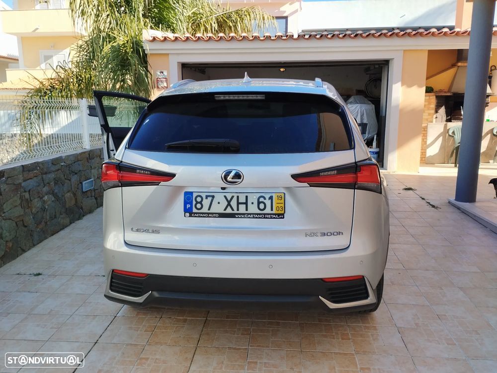 Lexus NX 300h Executive+ - 1