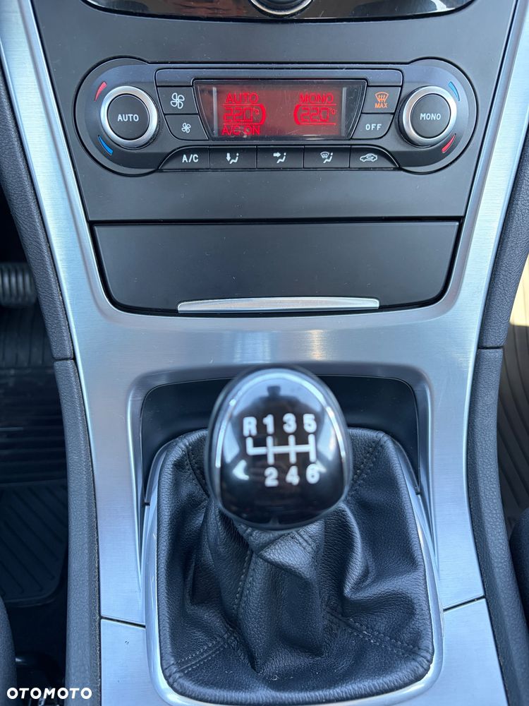 Ford Mondeo 1.6 Eco Boost Titanium - 22