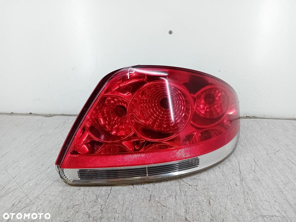 LAMPA TYLNA PRAWA FIAT LINEA 51753752 20190999 SEDAN - 1