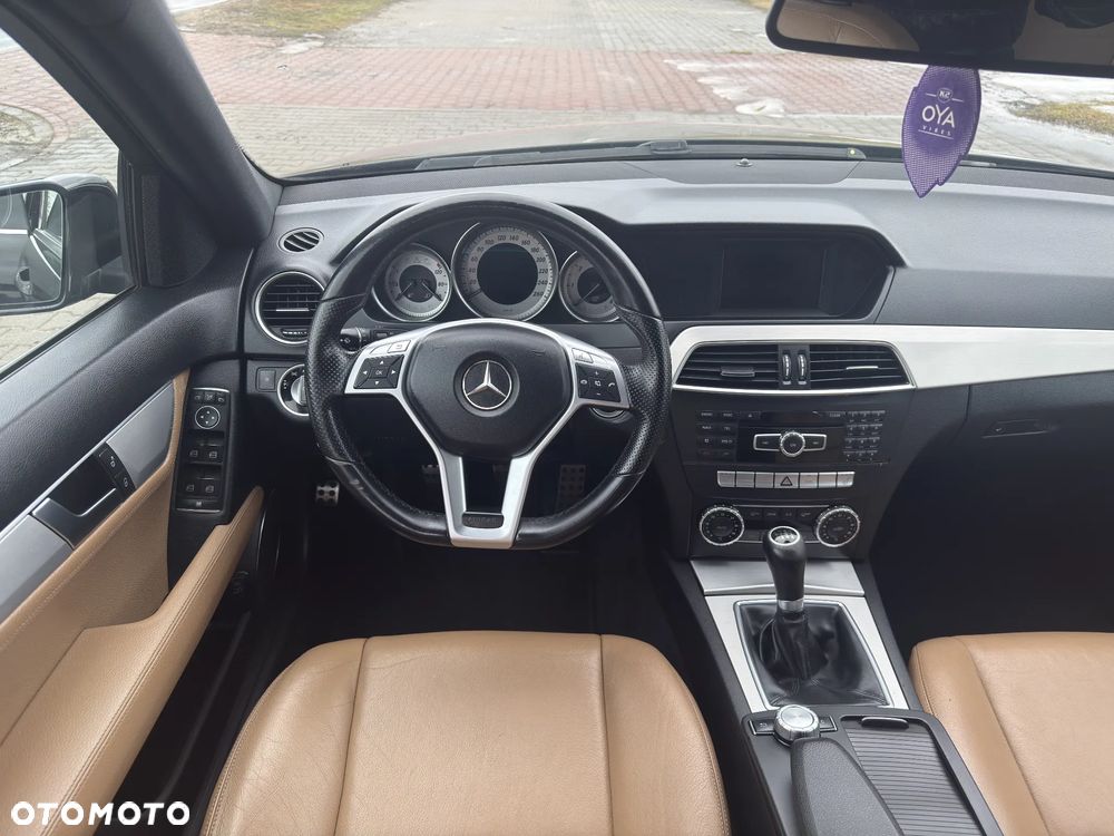 Mercedes-Benz Klasa C 200 CDI Avantgarde Edition - 18