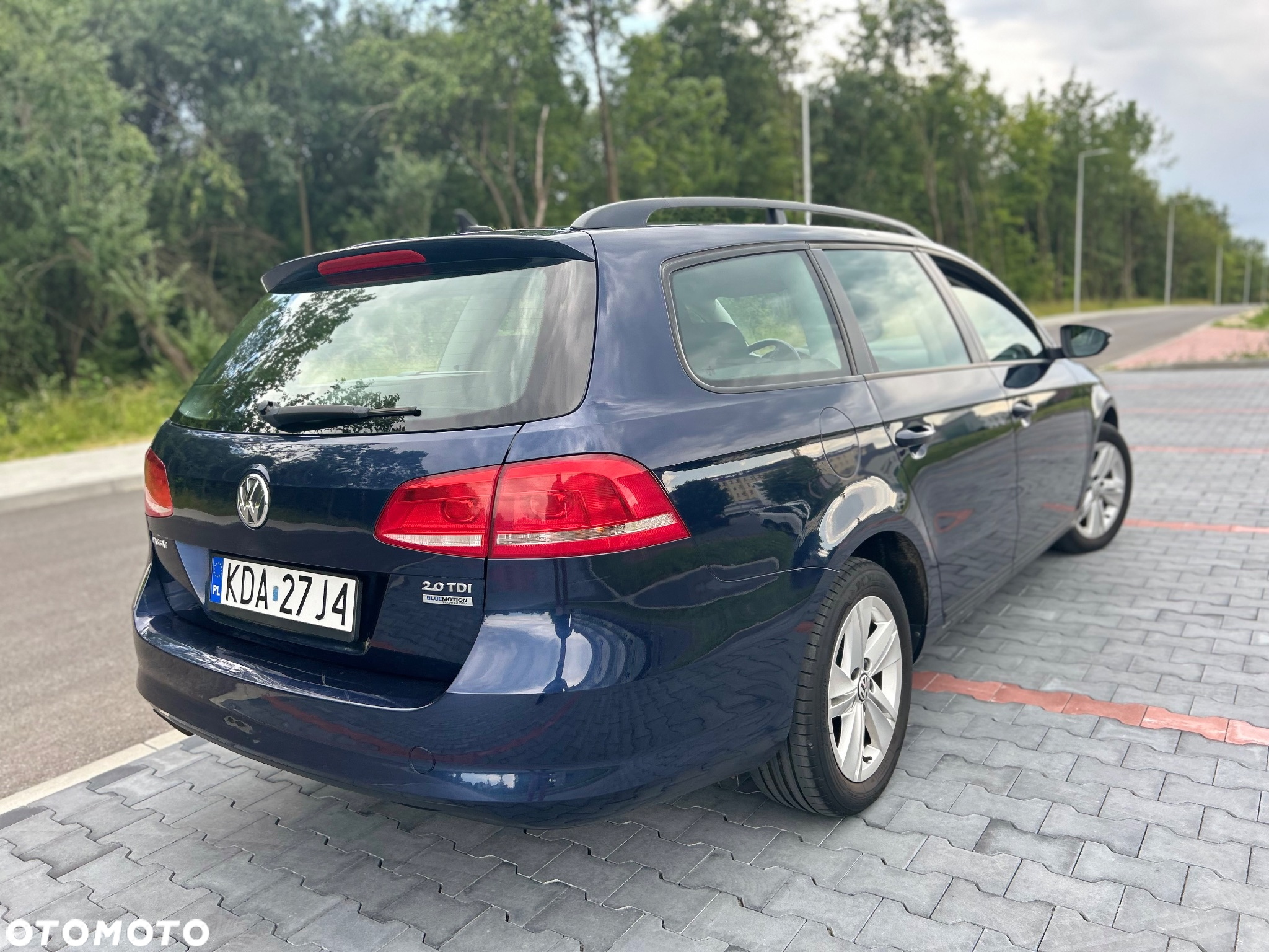 Volkswagen Passat - 13