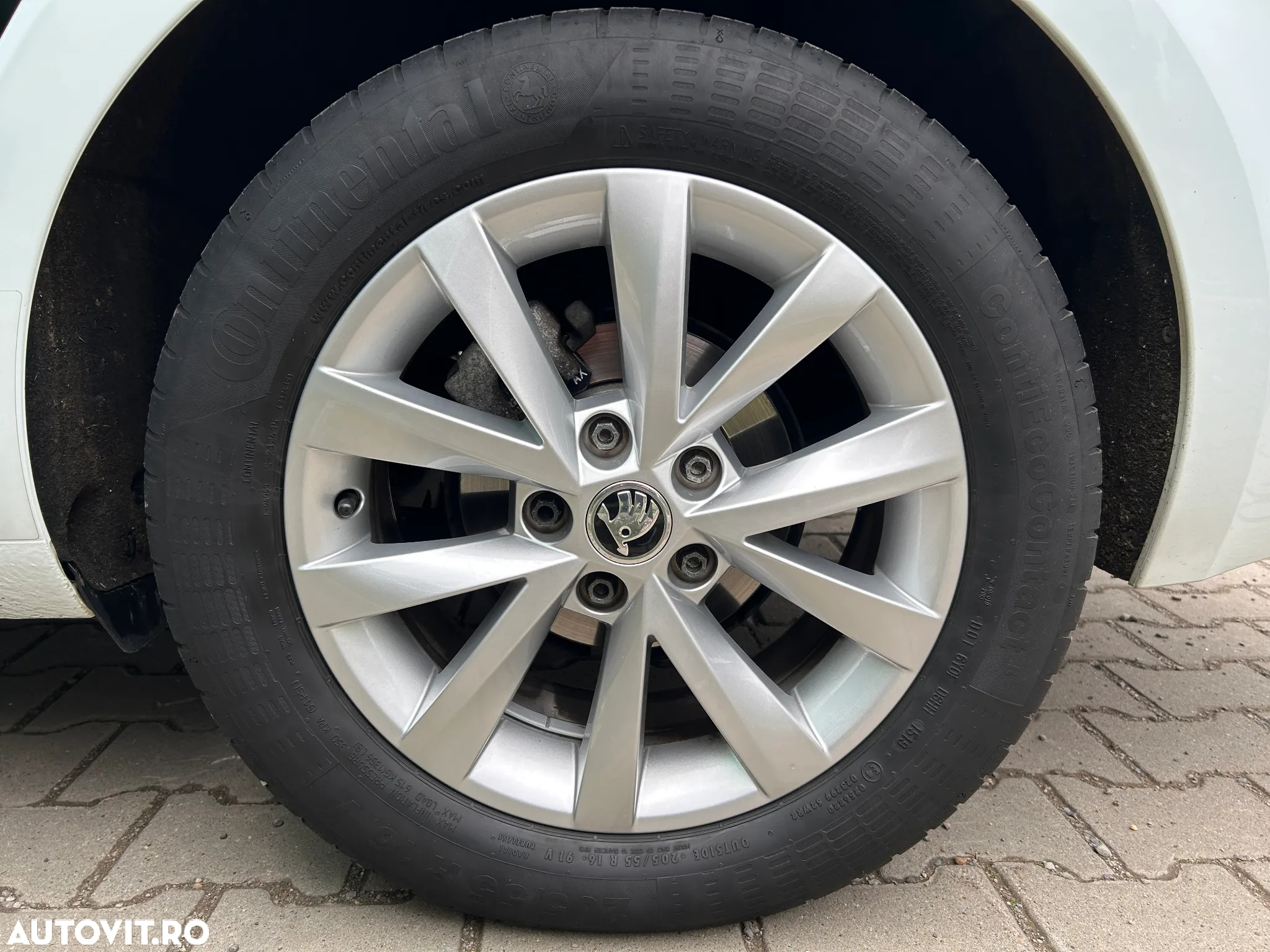 Skoda Octavia Combi 1.5 TSI ACT DSG Style - 9