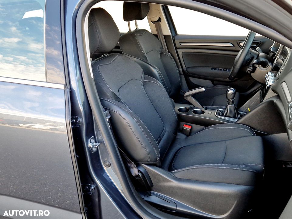 Renault Megane Blue dCi 116 Zen - 12