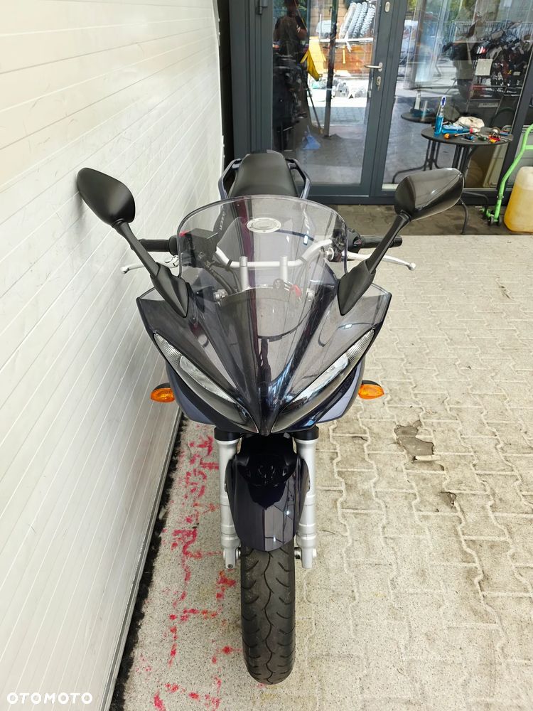 Yamaha FZ - 21