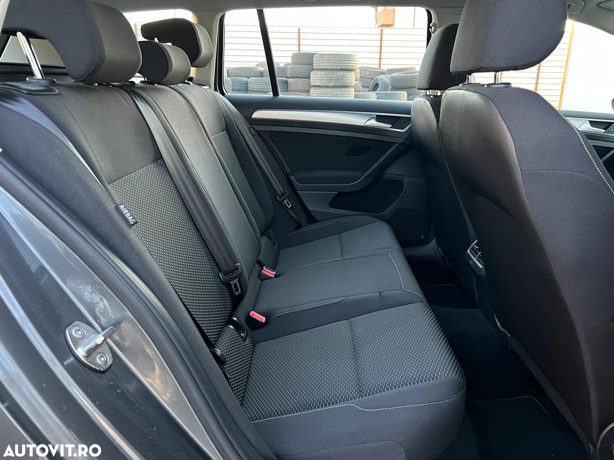 Volkswagen Golf 1.6 TDI Comfortline - 8