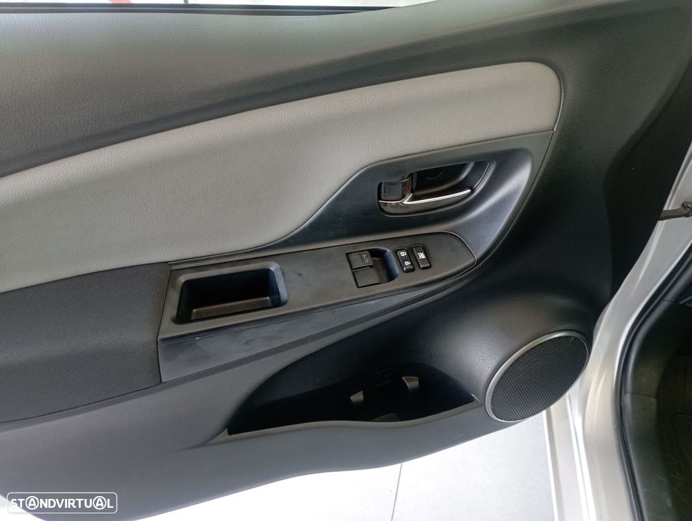 Toyota Yaris 1.4 D-4D Comfort - 11