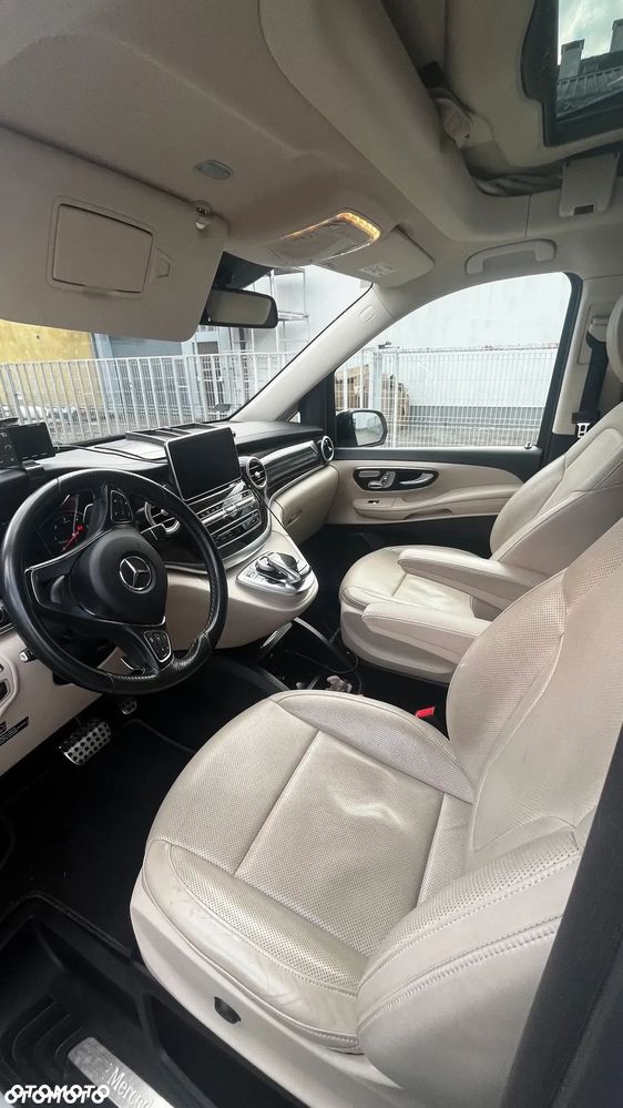 Mercedes-Benz Klasa V - 9