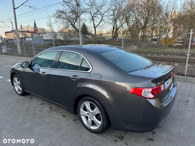 Honda Accord 2.0 Executive - 8