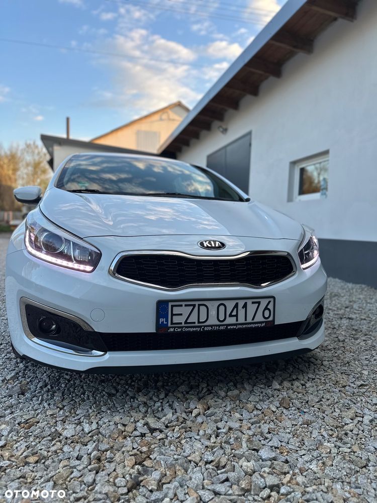Kia Ceed - 10