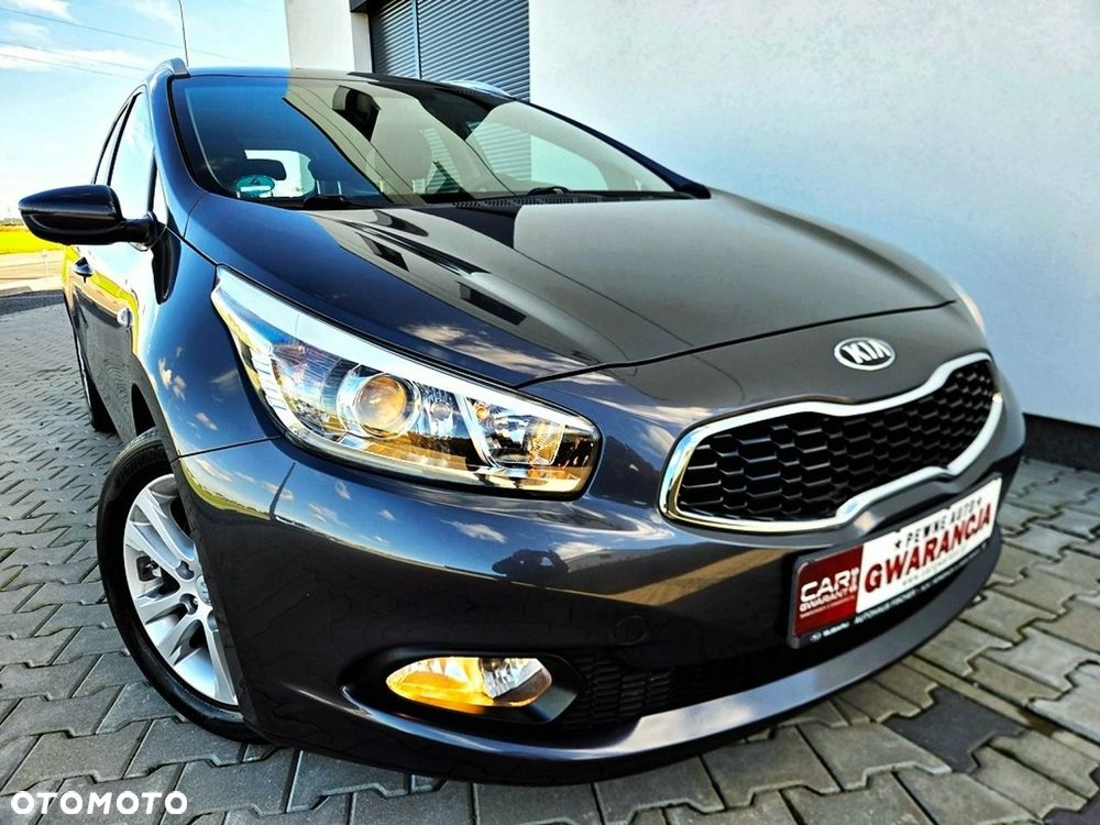 Kia Ceed 1.6 GDI Fifa World Cup Edition - 1