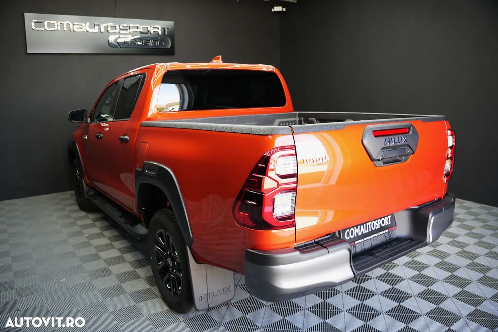 Toyota Hilux 2.8D 204CP 4x4 Double Cab AT Invincible - 4