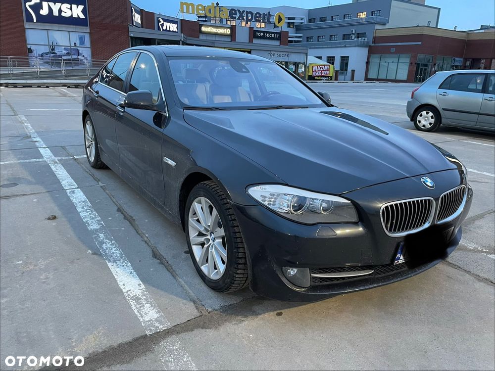 BMW Seria 5 528i - 6