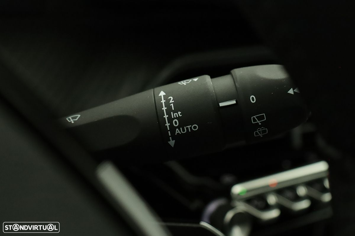 Peugeot 2008 1.2 PureTech Allure - 20