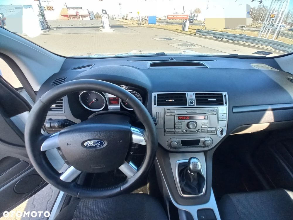 Ford Kuga - 8