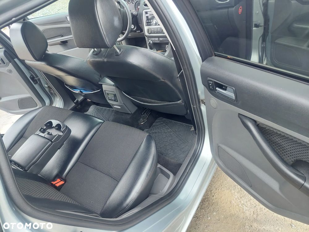Ford Focus 2.0 Sport - 13
