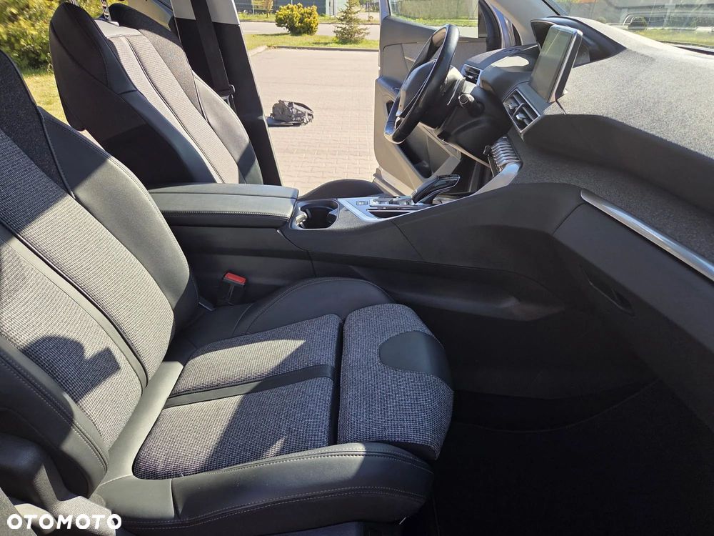 Peugeot 5008 1.6 PureTech Allure S&S EAT8 - 9