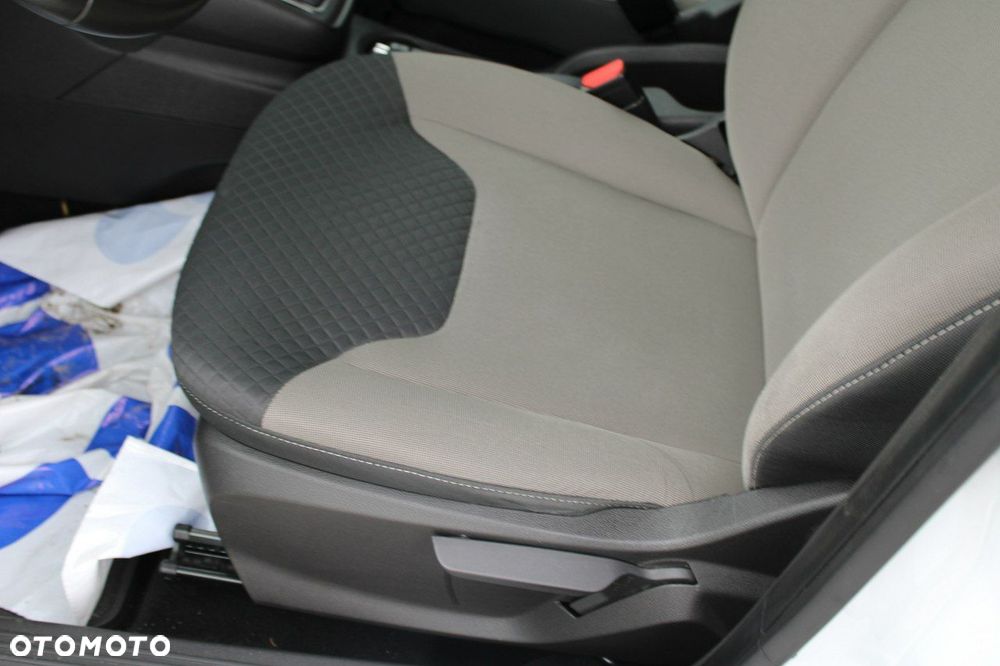 Ford Tourneo Courier - 19