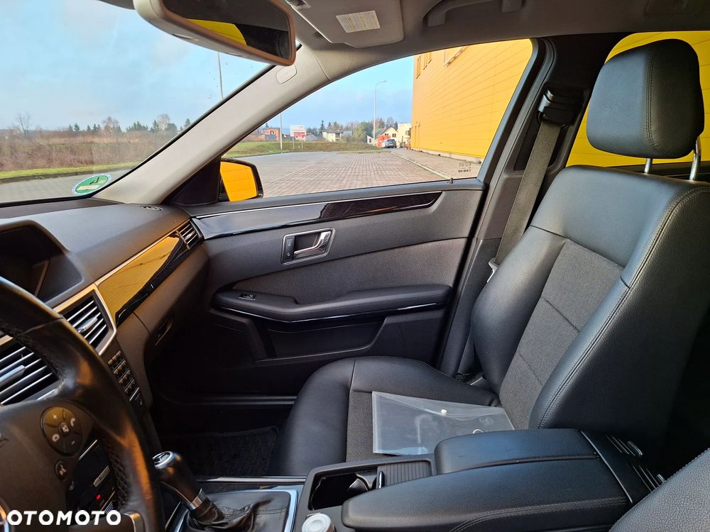 Mercedes-Benz Klasa E - 17