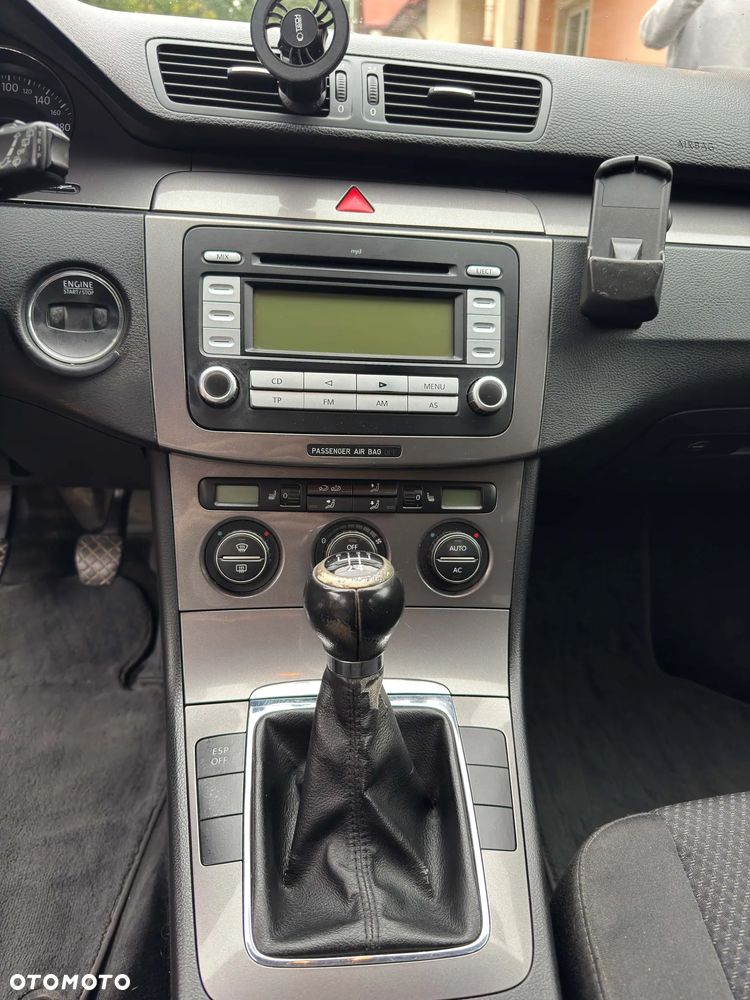 Volkswagen Passat - 10