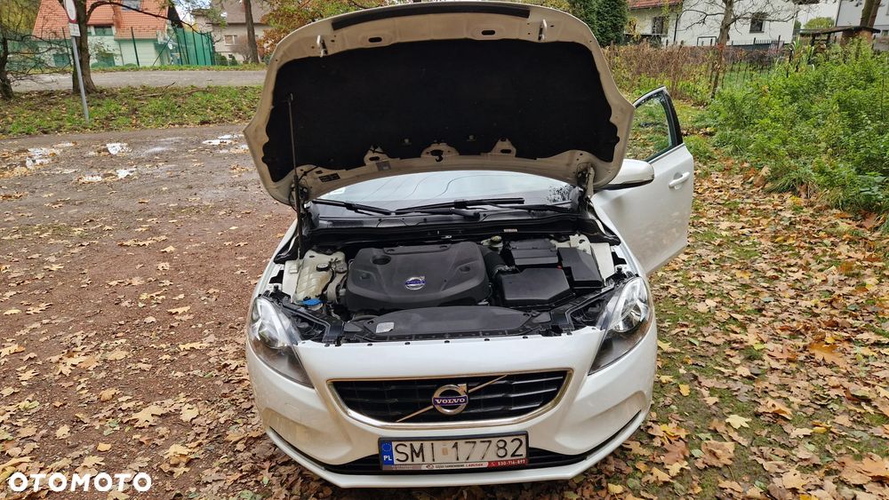 Volvo V40 D4 Drive-E Momentum - 9