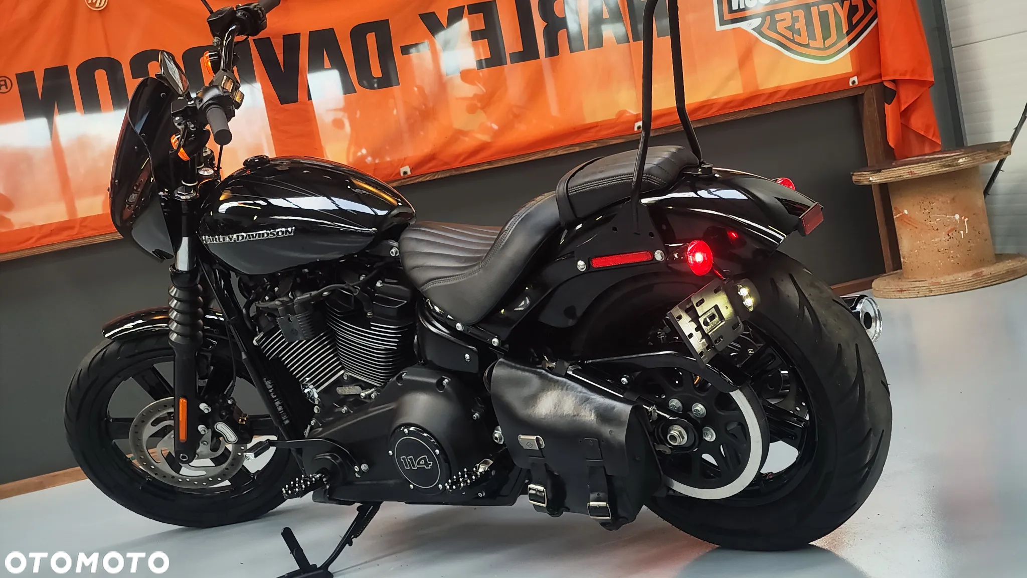 Harley-Davidson Softail Street Bob - 33