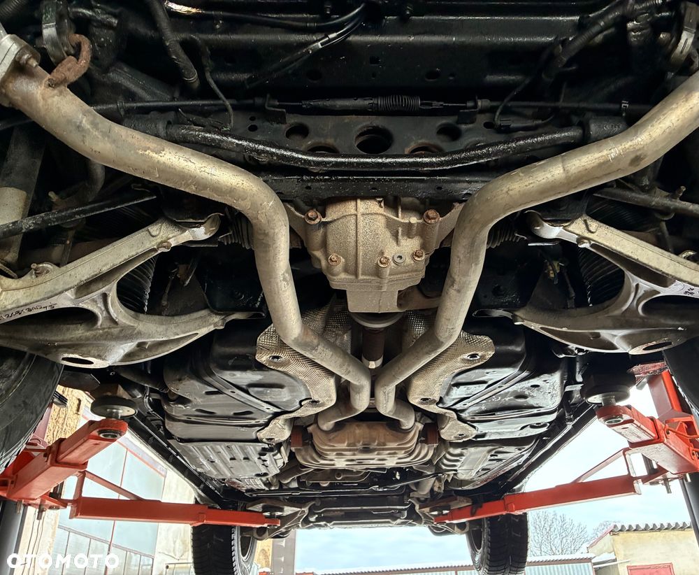 Jeep Grand Cherokee 5.7 V8 HEMI 4WD Automatik Overland - 37