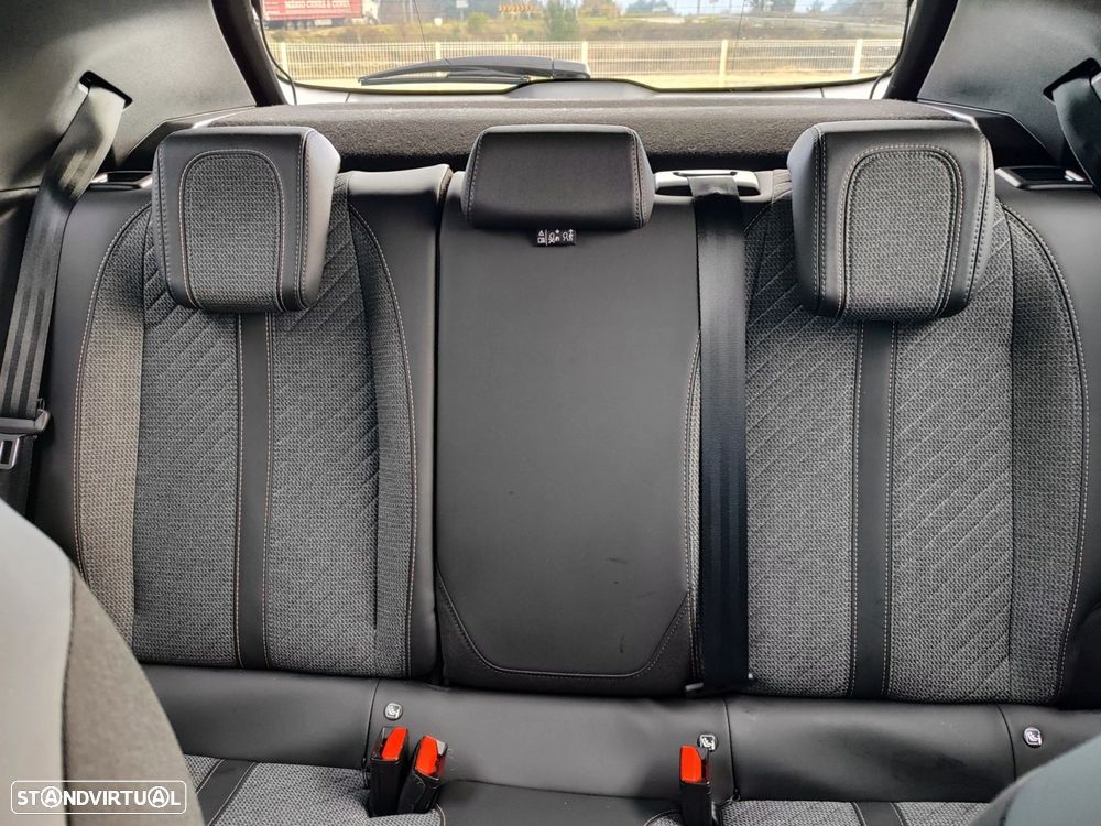 Peugeot 2008 1.2 Hybrid Allure e-DCS6 - 9