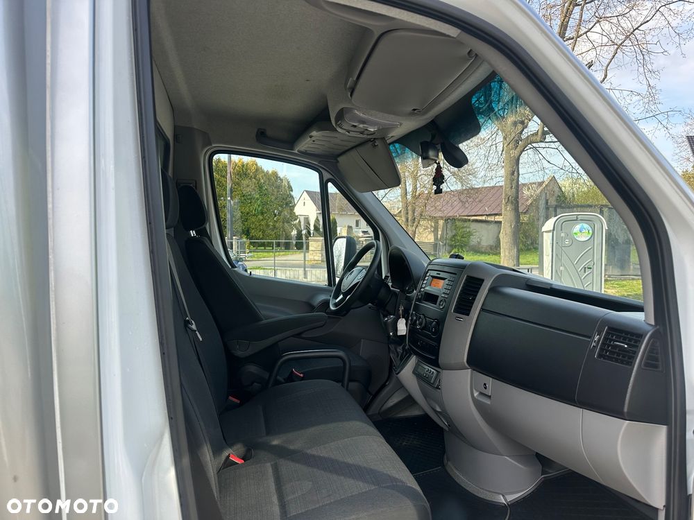 Mercedes-Benz Sprinter - 20