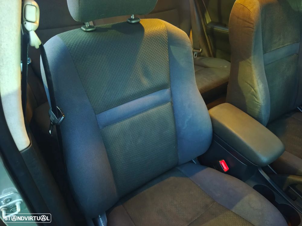 Toyota Corolla SW 1.4 D-4D AC - 14