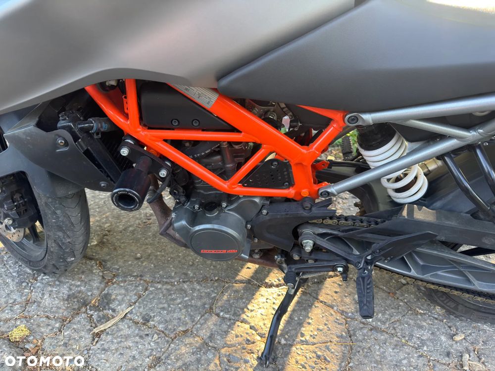 KTM Duke 125 - 9