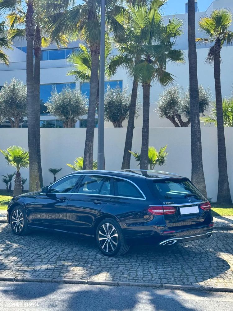 Mercedes-Benz E 300 de Avantgarde 4Matic - 4