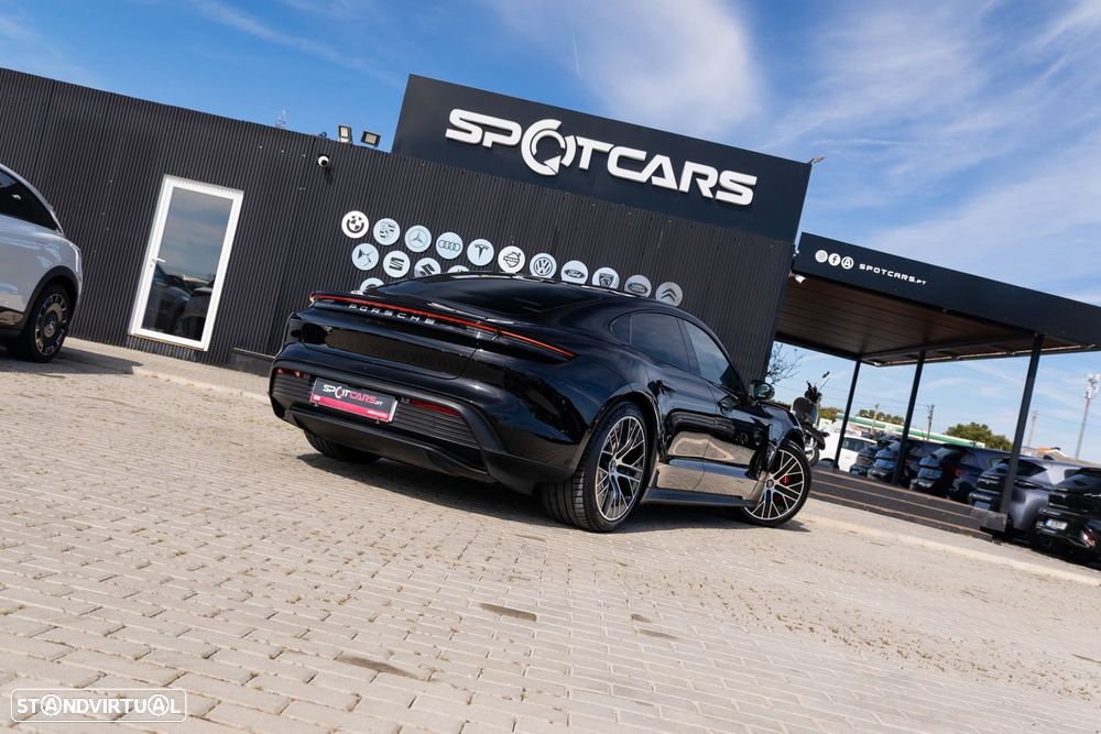 Porsche Taycan 4S - 7