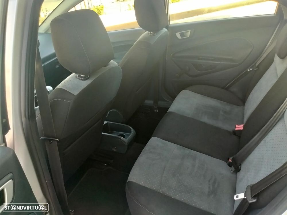 Ford Fiesta 1.4 TDCI Techno 104g - 8