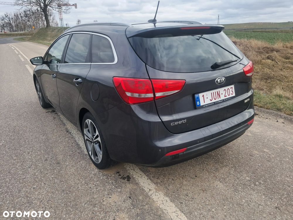 Kia Ceed 1.6 CRDi 136 ISG Dream Team Edition - 14