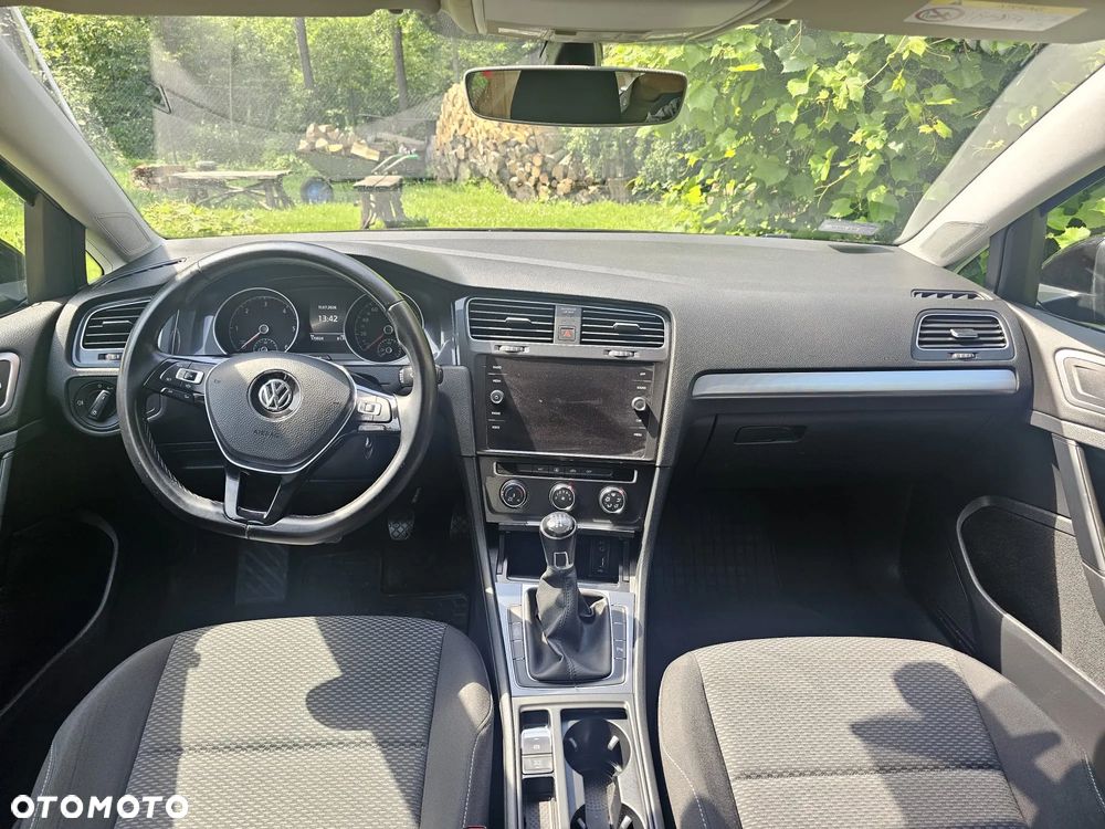 Volkswagen Golf - 11