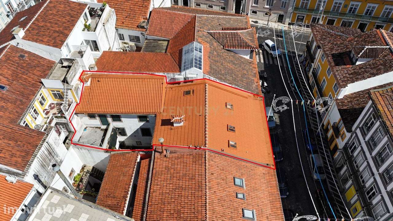Moradia com Espaço Comercial no Coração de Angra do Heroísmo – Uma Opo - Grande imagem: 4/49