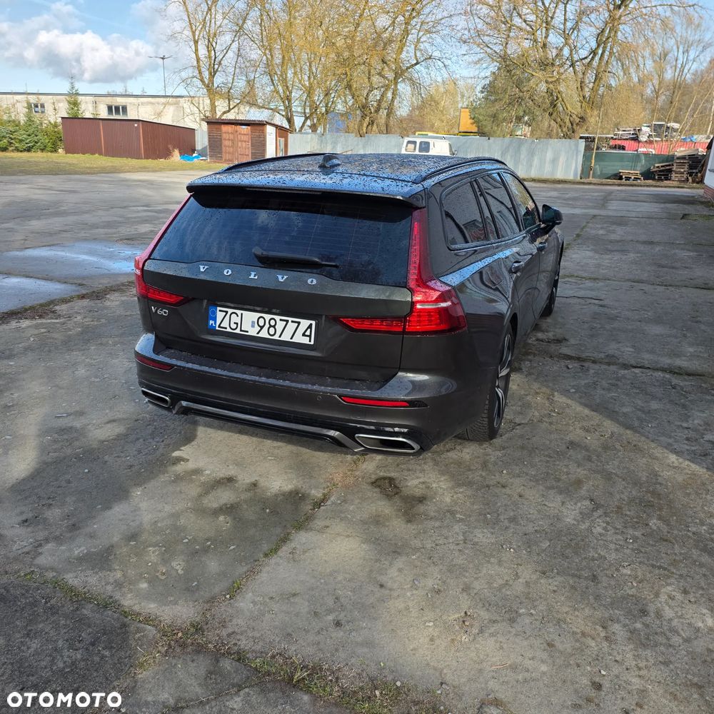 Volvo V60 D4 Geartronic R-Design - 21