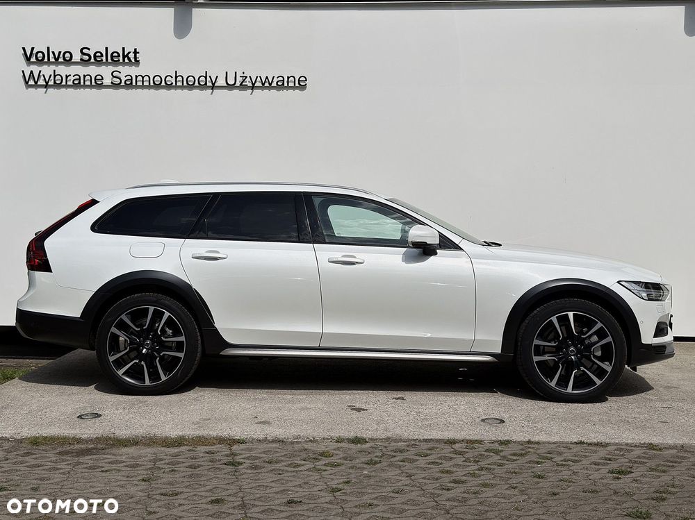 Volvo V90 Cross Country - 5