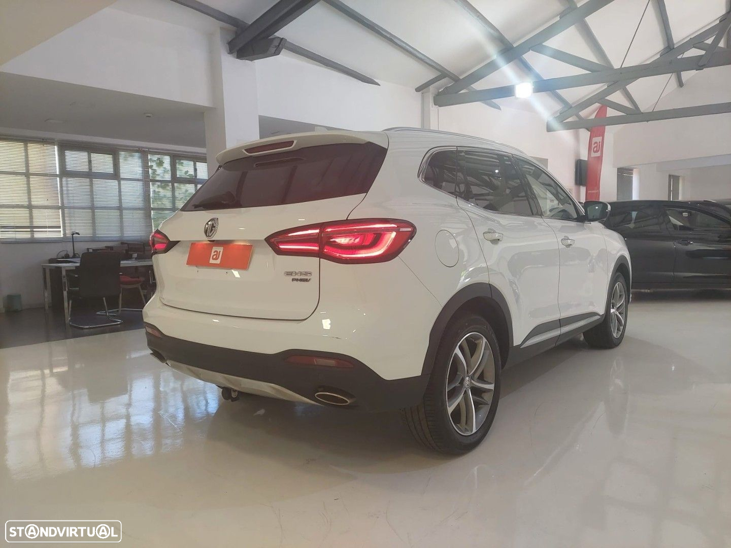 MG EHS PHEV Luxury - 10