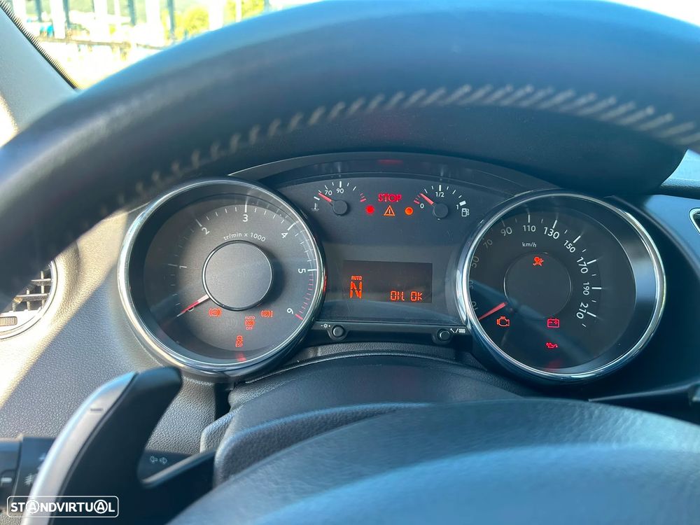 Peugeot 3008 1.6 HDi Executive CMP6 - 7