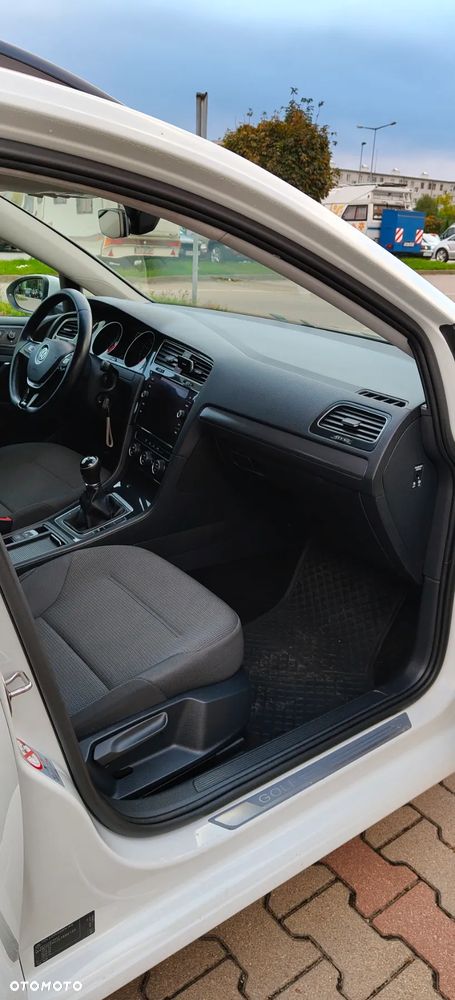 Volkswagen Golf - 12