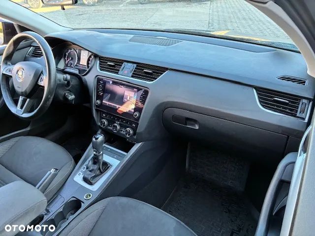 Skoda Octavia 1.4 TSI Ambition DSG - 19