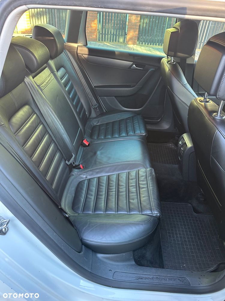 Volkswagen Passat 2.0 TDI 4Mot Highline DSG - 13