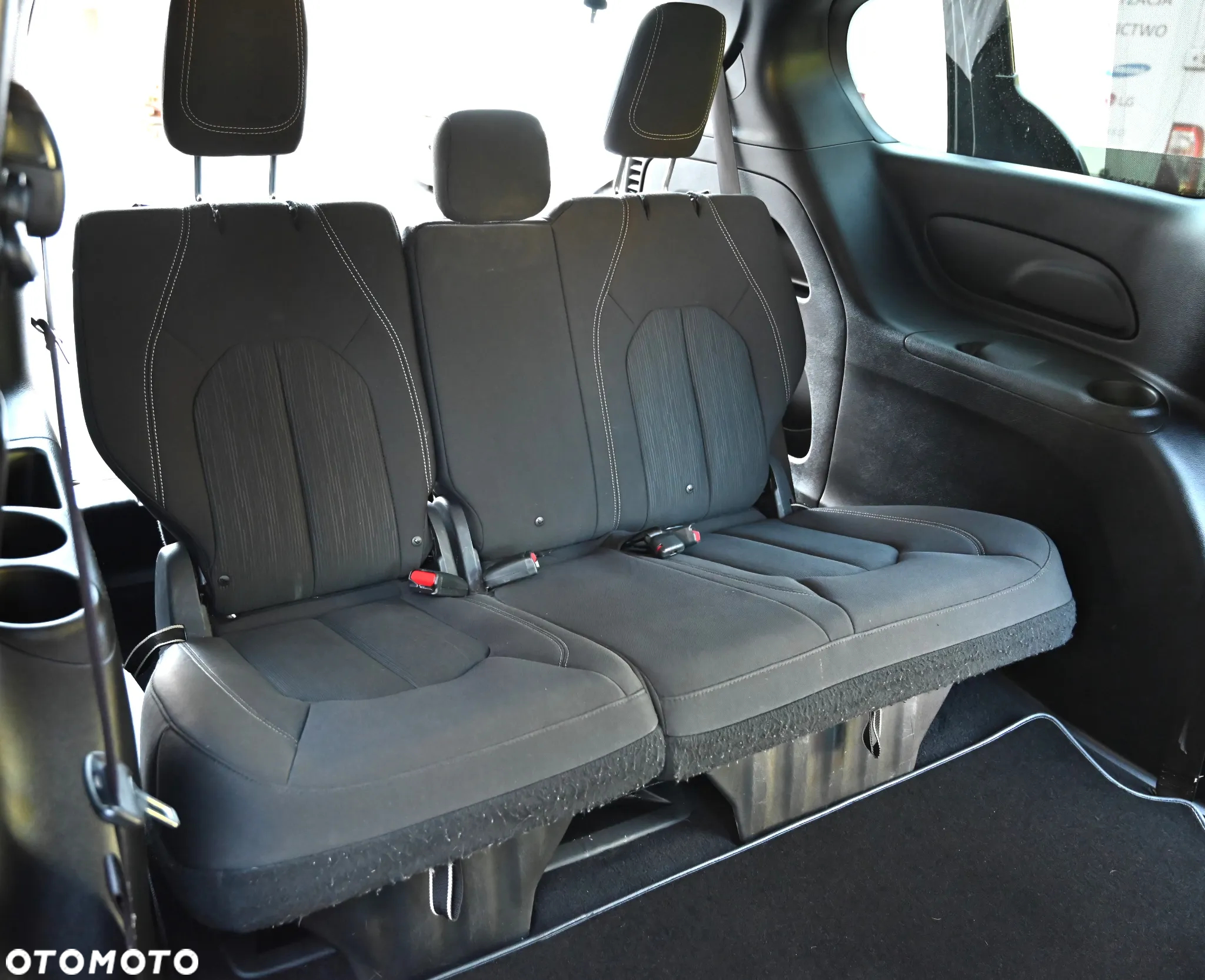 Chrysler Pacifica - 36